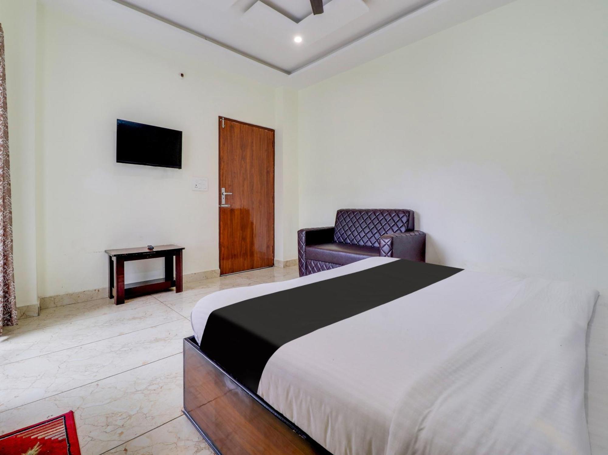 Hotel O Arya Stays Dehradun Exterior photo